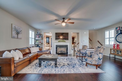 24908 Balmoral Glen Ct, Aldie, VA 20105 - photo 5