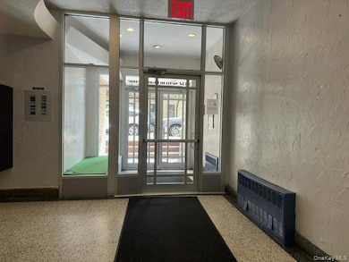 1332 Metropolitan Ave unit 6A, Bronx, NY 10462 - photo 4