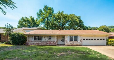 729 Timberhill Dr, Hurst, TX 76053 - photo 2