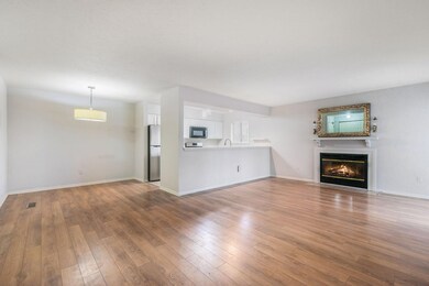 3183WindcrestDrNE-4