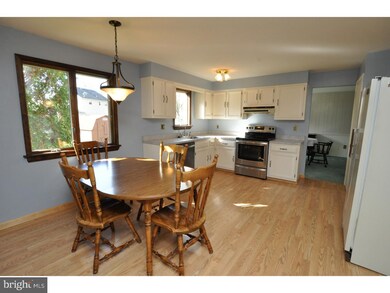 121 Red Stone Ridge, Delran, NJ 08075 - photo 4