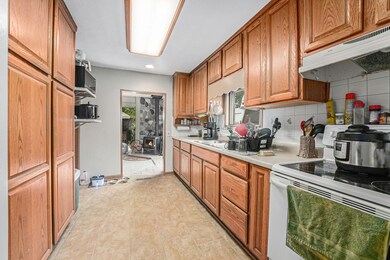 623 N Wilson St, Hastings, MI 49058 - photo 7