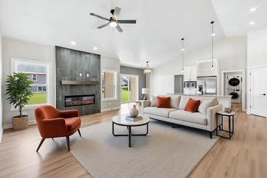 475 Earnhardt Ct, Green Bay, WI 54311 - photo 6