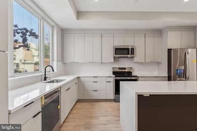 332 Carson St, Philadelphia, PA 19128 - photo 3