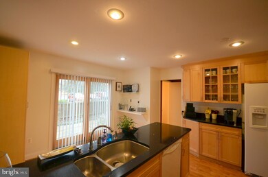 11529 Links Dr, Reston, VA 20190 - photo 7