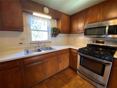 Big kitchen, stainless appliances