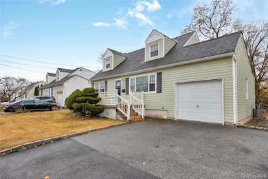 842 Brook St, West Babylon, NY 11704 - photo 6