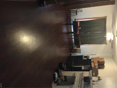 Living Room: Laminate Floor
