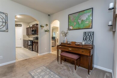 1615 S Lindsay St, Gainesville, TX 76240 - photo 5