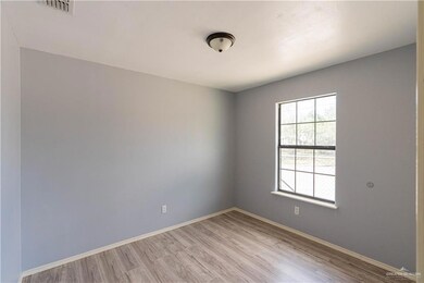 522 W Chaparral St, San Juan, TX 78589 - photo 7