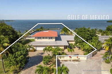 Marathon_700_60th_St_Gulf_0434-01_wGraph