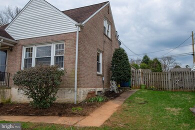 530 Dorchester Ave, Reading, PA 19609 - photo 3