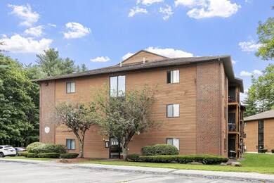 17 Blackstone Dr unit U1725, Nashua, NH 03063 - photo 4