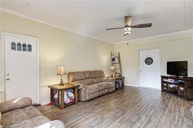 Spacious living room