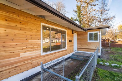 1326NWWGilbertWay-004