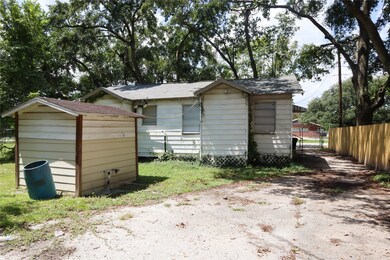 805 Ringold St, Houston, TX 77088 - photo 7