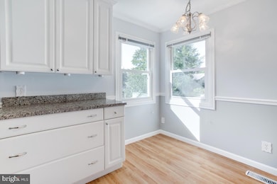 712 Raynor Ave, Catonsville, MD 21228 - photo 6