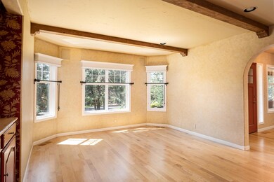 915 NW Greenbriar - MLS-3709
