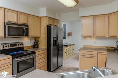 2407 Harbor Landing Circle-large-011-Kit