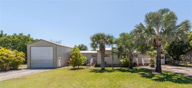 1014 E Anchor Ln, Moore Haven, FL 33471