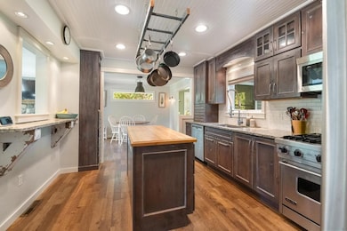 540 W Summit St, Harbor Springs, MI 49740 - photo 6