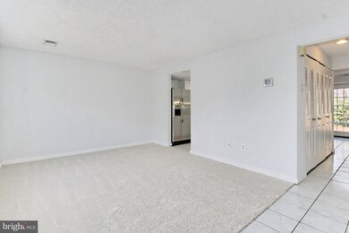 8036 Steeple Chase Ct, Springfield, VA 22153 - photo 4