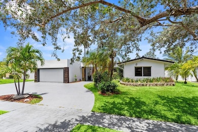 2611 NE 49th St, Lighthouse Point, FL 33064 - photo 2