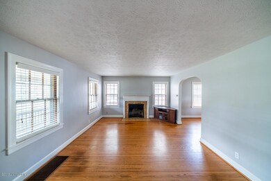 2213 Manchester Rd L-19