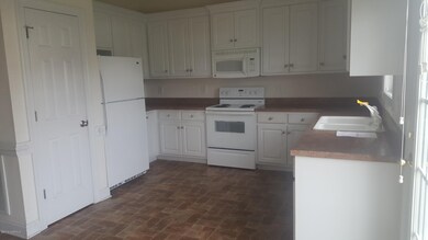 2024 Charterhouse Ln, Winterville, NC 28590 - photo 7