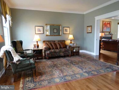 238 Royal Ct, Langhorne, PA 19047 - photo 5