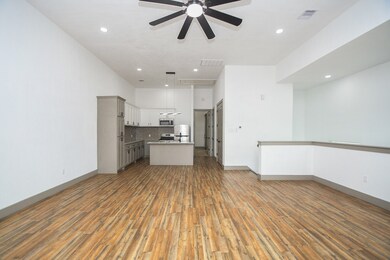 5901 Crest Ct unit B, Houston, TX 77033 - photo 6