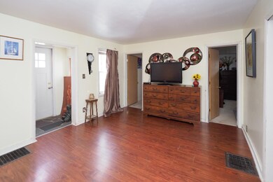 406 E Franklin St-105