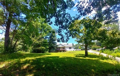 Country living with a huge front yard!