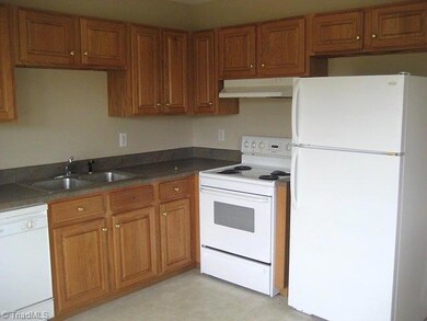 211 Watkins Dr, Siler City, NC 27344 - photo 4