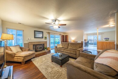 3822 Fujiyama Way-10