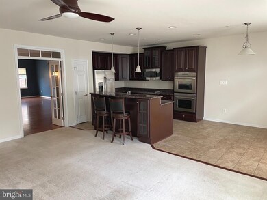 15177 Leicestershire St unit 45, Woodbridge, VA 22191 - photo 2