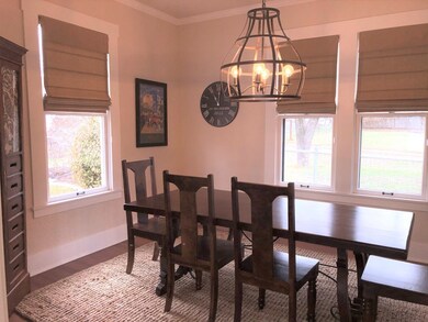 302 W Austin St, Fredericksburg, TX 78624 - photo 3