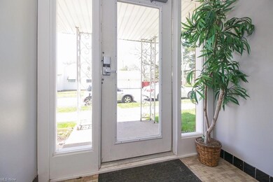 17703 Libby Rd unit 2, Maple Heights, OH 44137 - photo 3