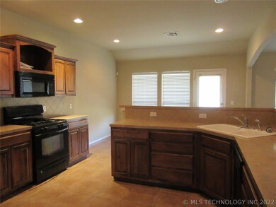 unlisted-address, Broken Arrow, OK 74014 - photo 4