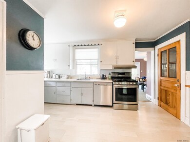 19 Hawthorne Ave, Delmar, NY 12054 - photo 7