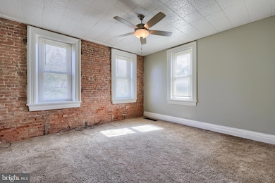 284 S 4th St, Columbia, PA 17512 - photo 4