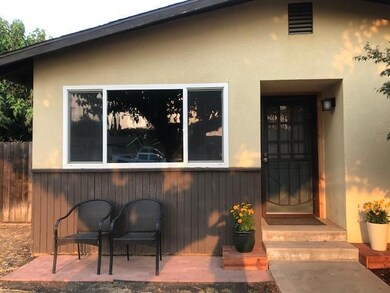 Dollner front chairs