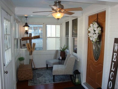 24 Pershing Dr, Schenectady, NY 12302 - photo 3