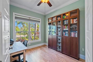 Bedroom downstairs with closet
