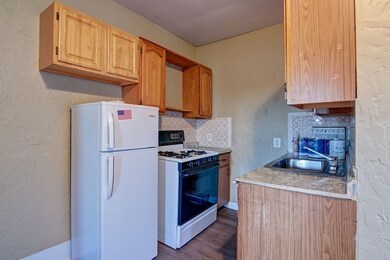 25 Oakland Ave unit 2F, Everett, MA 02149 - photo 4