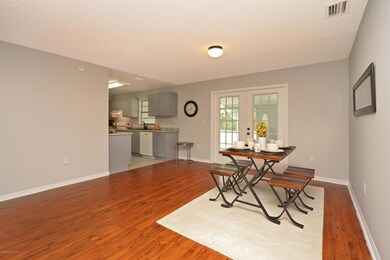 4760 Fairsun St-12