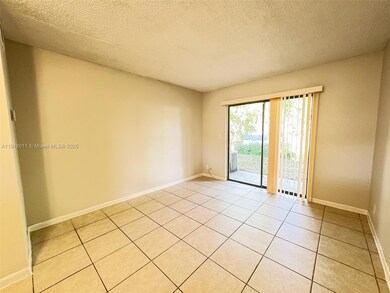 4022 Lakeside Dr unit 4022, Tamarac, FL 33319 - photo 6