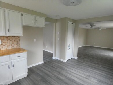 812 Sunset Ave, Sheffield Lake, OH 44054 - photo 6