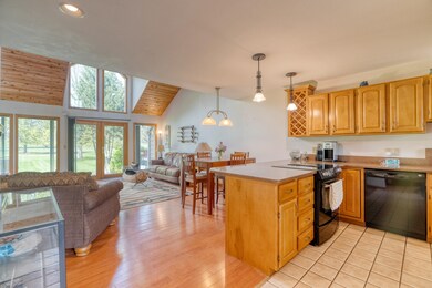 17 Eagle Bend Main Floor