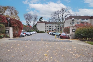 30 Greenridge Ave unit 3G, White Plains, NY 10605 - photo 2